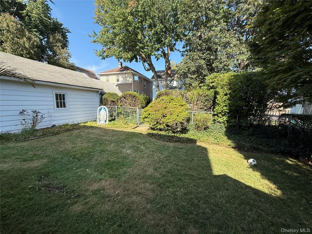 26 Rockland Place, New Rochelle, NY 10801