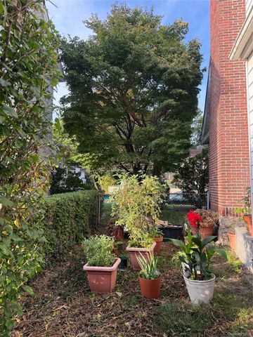 26 Rockland Place, New Rochelle, NY 10801