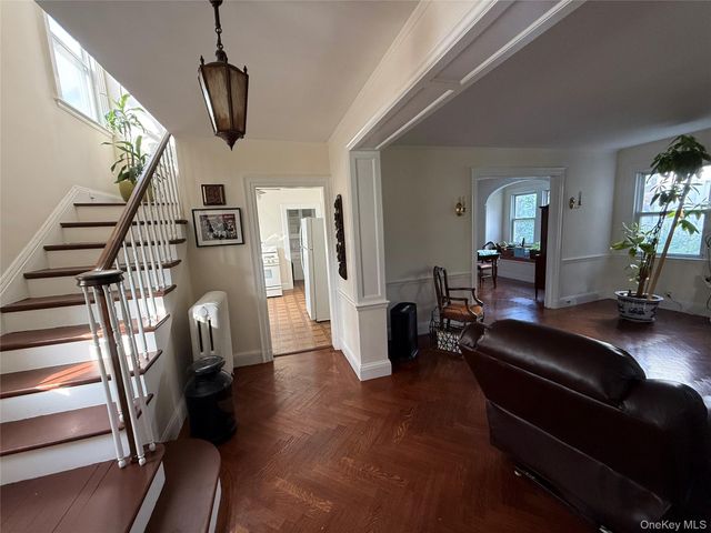 26 Rockland Place, New Rochelle, NY 10801