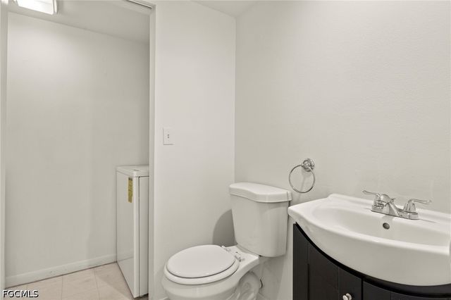 1520 Park Meadows DR 1, Fort Myers, FL 33907