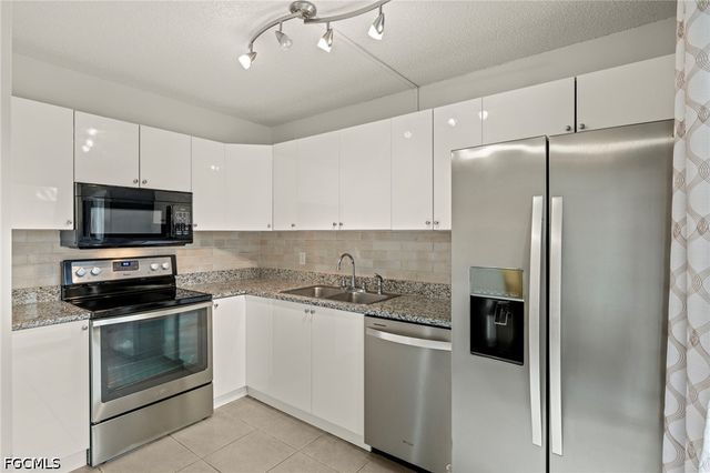 1520 Park Meadows DR 1, Fort Myers, FL 33907