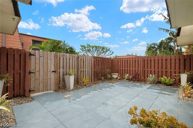 1520 Park Meadows DR 1, Fort Myers, FL 33907