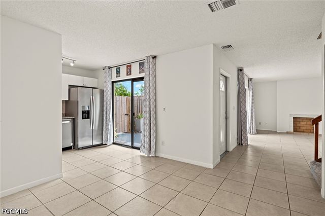 1520 Park Meadows DR 1, Fort Myers, FL 33907