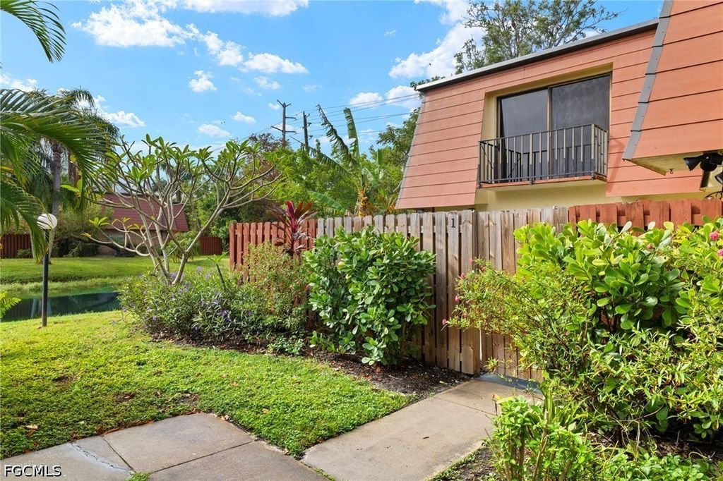 1520 Park Meadows DR 1, Fort Myers, FL 33907