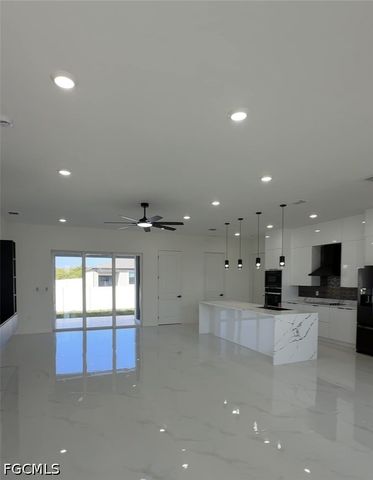 7020 Burma CIR, Labelle, FL 33935