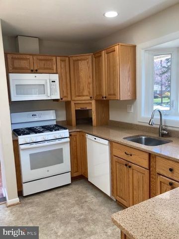 5001 WHITE FLINT DR, Kensington, MD 20895