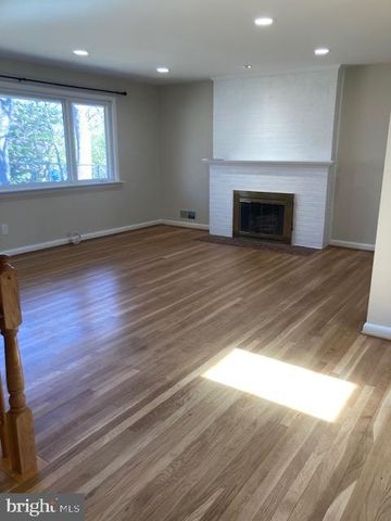 5001 WHITE FLINT DR, Kensington, MD 20895