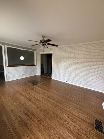 4010 Tucker Rd, Nashville, TN 37218