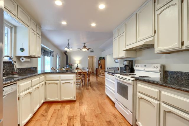 41820 Dillon Circle, Ahwahnee, CA 93601