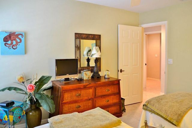 5635 TURTLE BAY DR 6, Naples, FL 34108