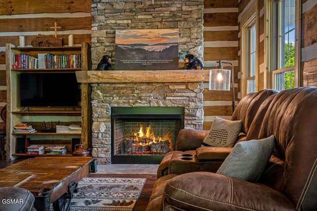 335 Hawken Drive, Walland, TN 37886