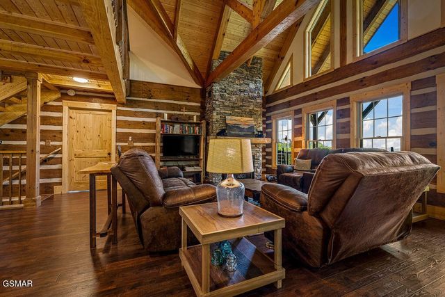 335 Hawken Drive, Walland, TN 37886