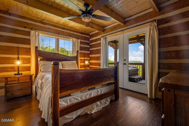 335 Hawken Drive, Walland, TN 37886