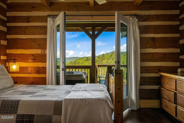 335 Hawken Drive, Walland, TN 37886