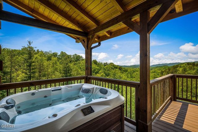 335 Hawken Drive, Walland, TN 37886