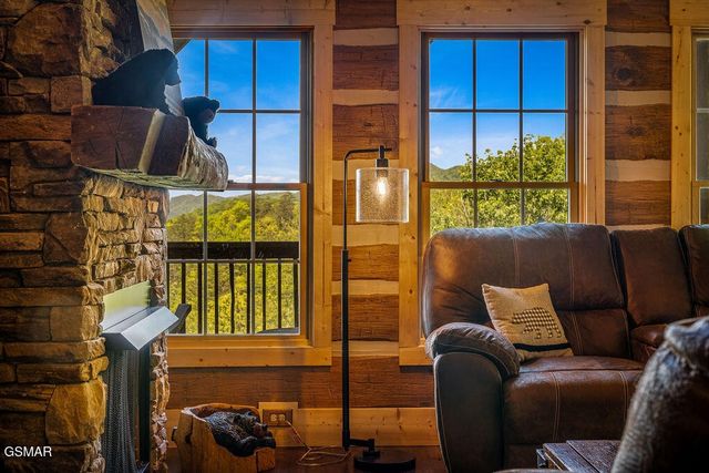 335 Hawken Drive, Walland, TN 37886