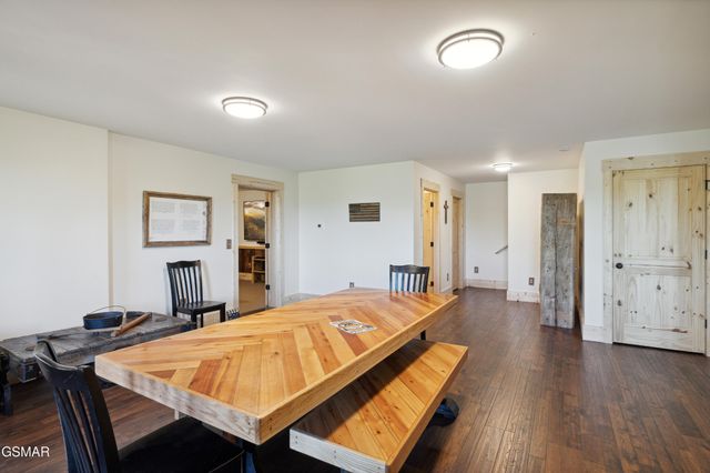 335 Hawken Drive, Walland, TN 37886