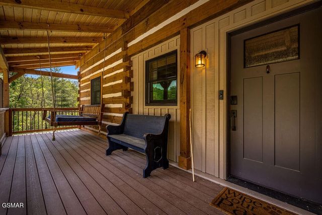 335 Hawken Drive, Walland, TN 37886