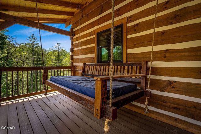 335 Hawken Drive, Walland, TN 37886