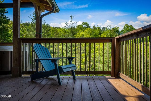 335 Hawken Drive, Walland, TN 37886