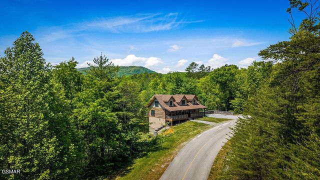 335 Hawken Drive, Walland, TN 37886