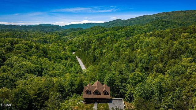335 Hawken Drive, Walland, TN 37886
