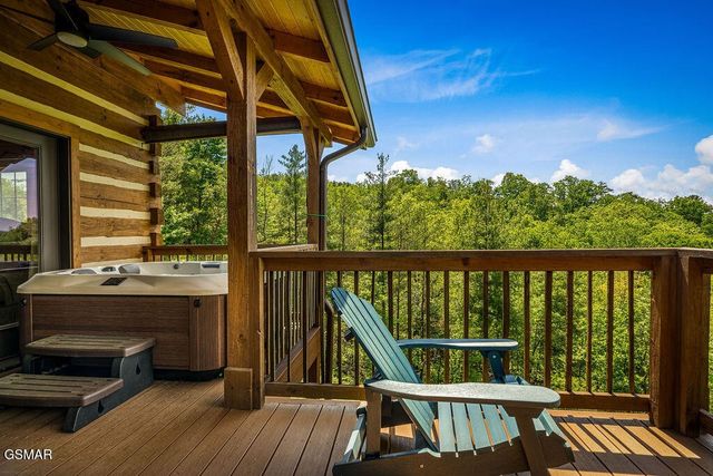 335 Hawken Drive, Walland, TN 37886