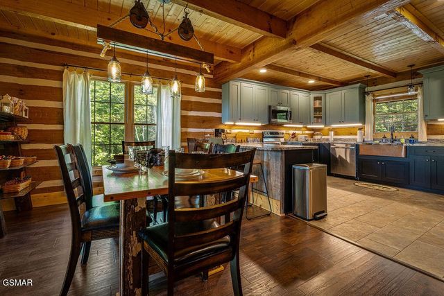 335 Hawken Drive, Walland, TN 37886