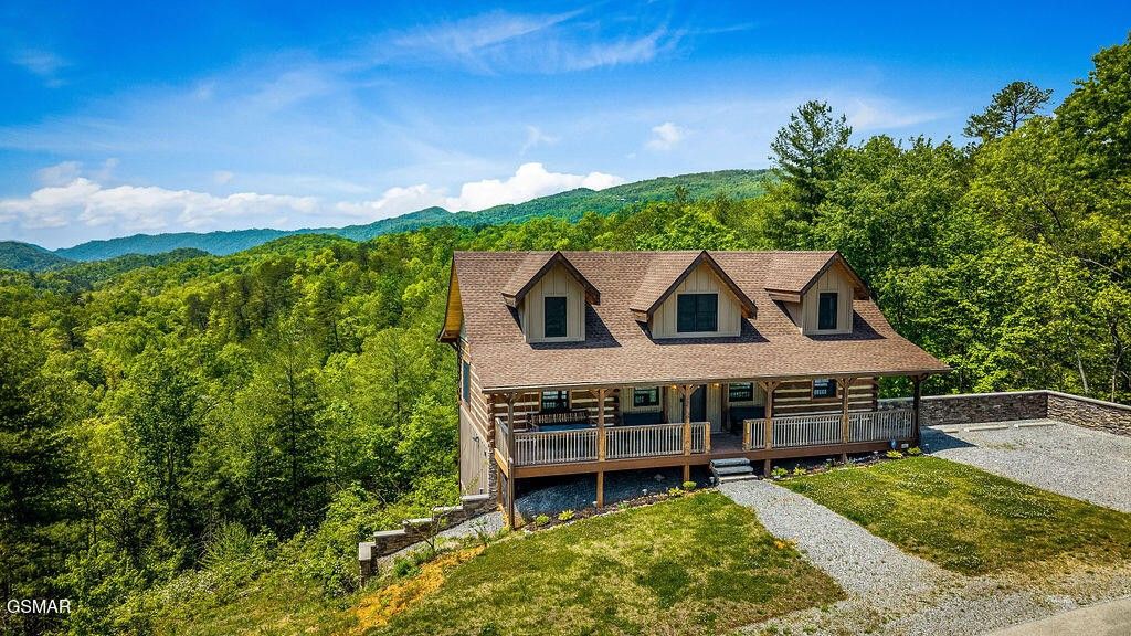 335 Hawken Drive, Walland, TN 37886