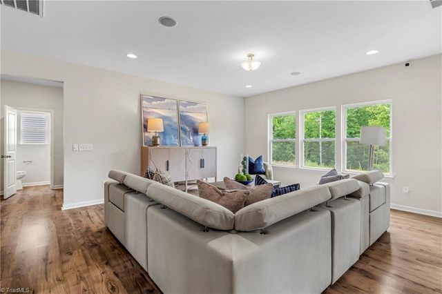 5500 Baverhof Drive, Greensboro, NC 27405