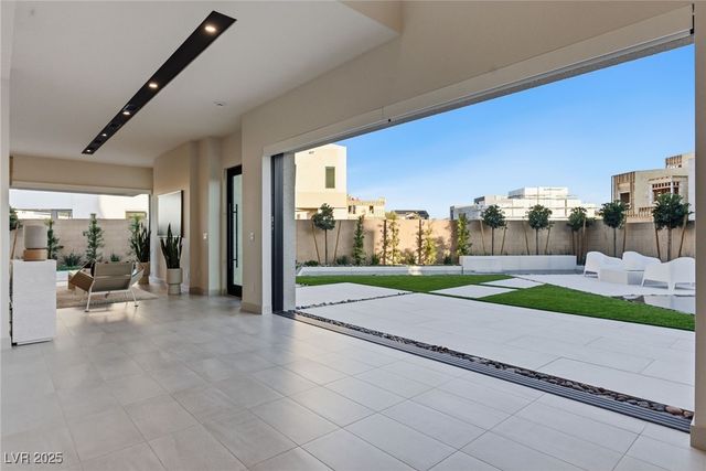 4022 Heron Fairway Drive, Las Vegas, NV 89141