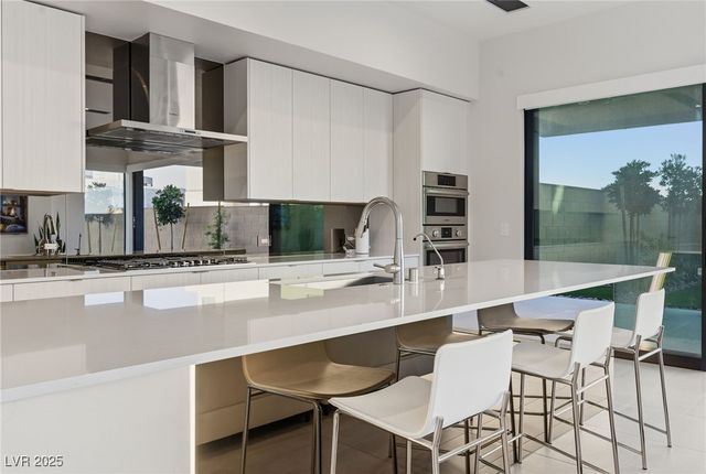 4022 Heron Fairway Drive, Las Vegas, NV 89141