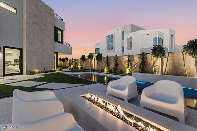 4022 Heron Fairway Drive, Las Vegas, NV 89141