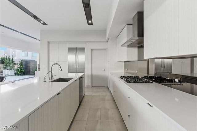 4022 Heron Fairway Drive, Las Vegas, NV 89141