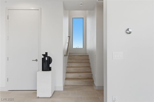 4022 Heron Fairway Drive, Las Vegas, NV 89141