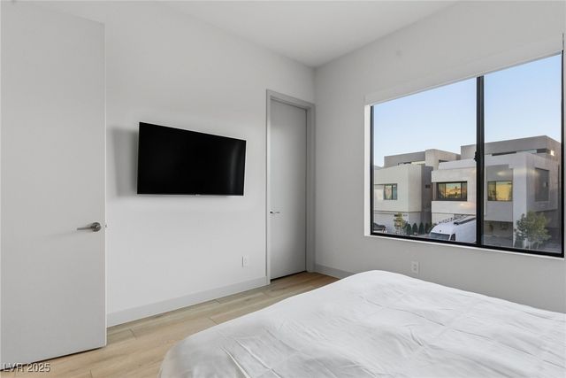 4022 Heron Fairway Drive, Las Vegas, NV 89141