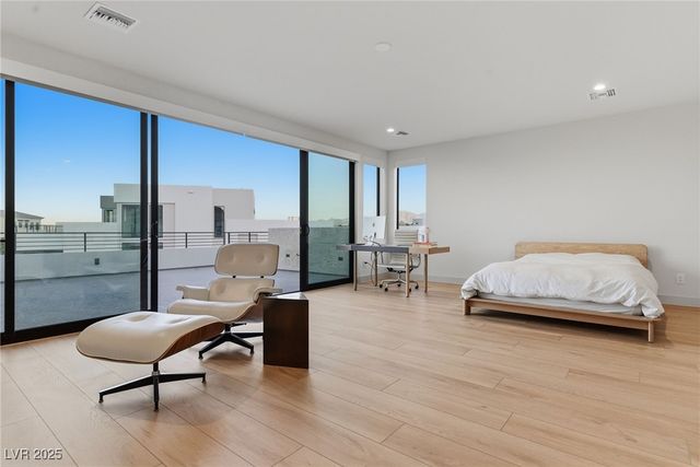 4022 Heron Fairway Drive, Las Vegas, NV 89141