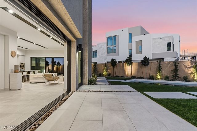 4022 Heron Fairway Drive, Las Vegas, NV 89141