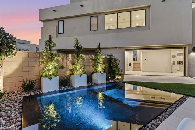 4022 Heron Fairway Drive, Las Vegas, NV 89141