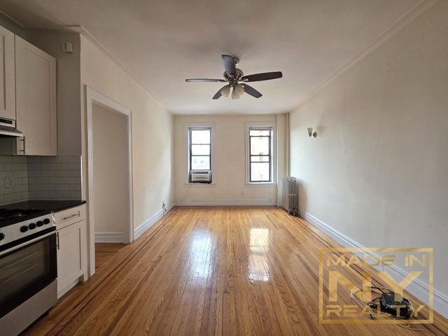 3507 32nd St Apt C2, New York City, NY 11106