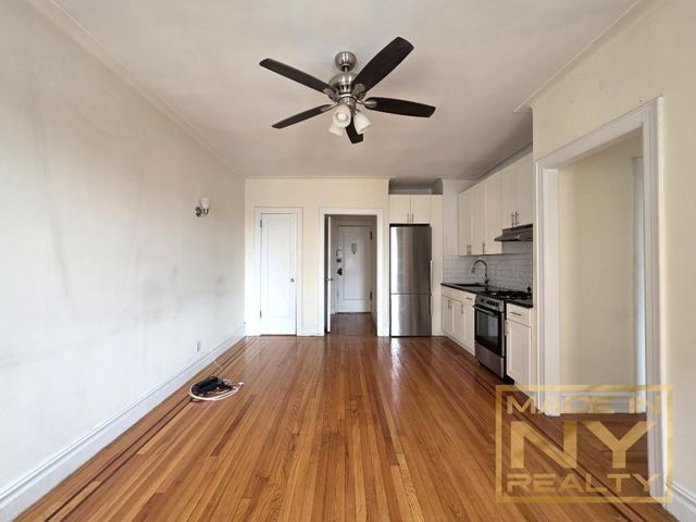 3507 32nd St Apt C2, New York City, NY 11106