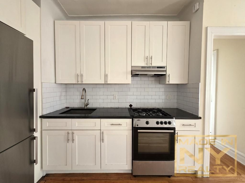 3507 32nd St Apt C2, New York City, NY 11106