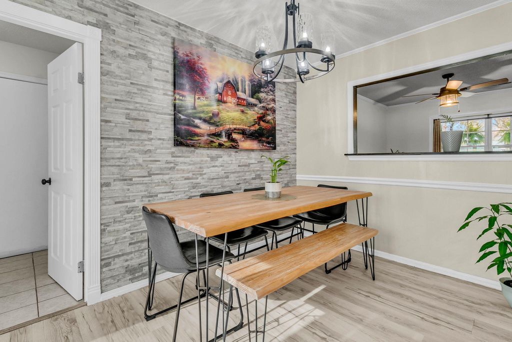 Image 12 of property listing at 411 Corey Boulevard, Summerville, SC 29483