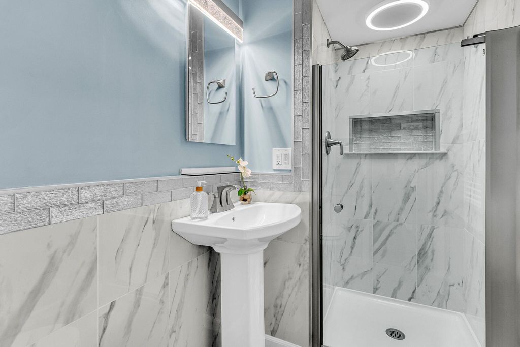 Image 22 of property listing at 411 Corey Boulevard, Summerville, SC 29483