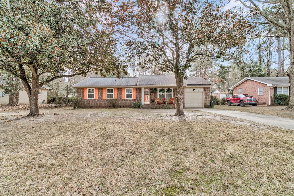 Image 29 of property listing at 411 Corey Boulevard, Summerville, SC 29483