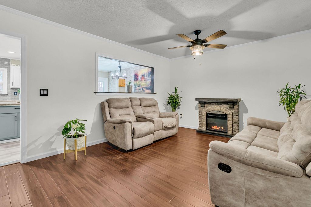 Image 37 of property listing at 411 Corey Boulevard, Summerville, SC 29483