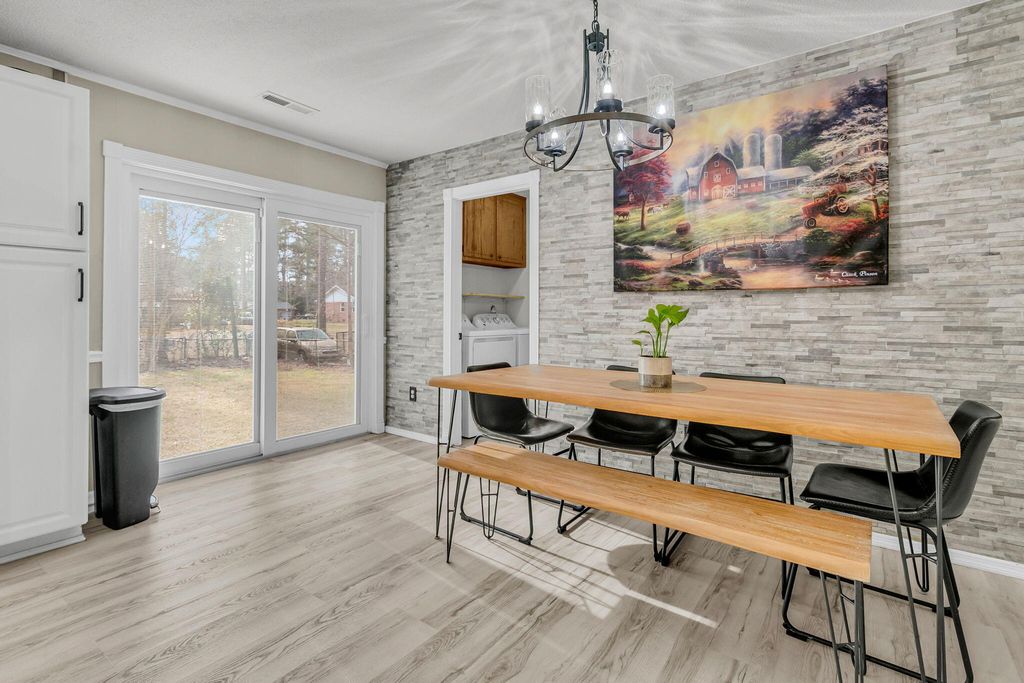 Image 9 of property listing at 411 Corey Boulevard, Summerville, SC 29483