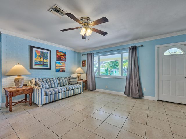 191 SE 27TH Avenue, Boynton Beach, FL 33435