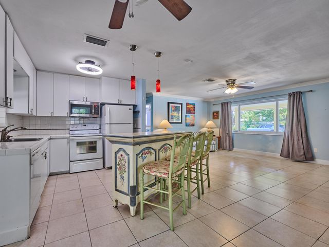 191 SE 27TH Avenue, Boynton Beach, FL 33435