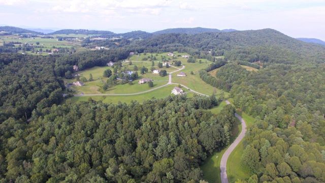 244 Cobble LN, Bent Mountain, VA 24059